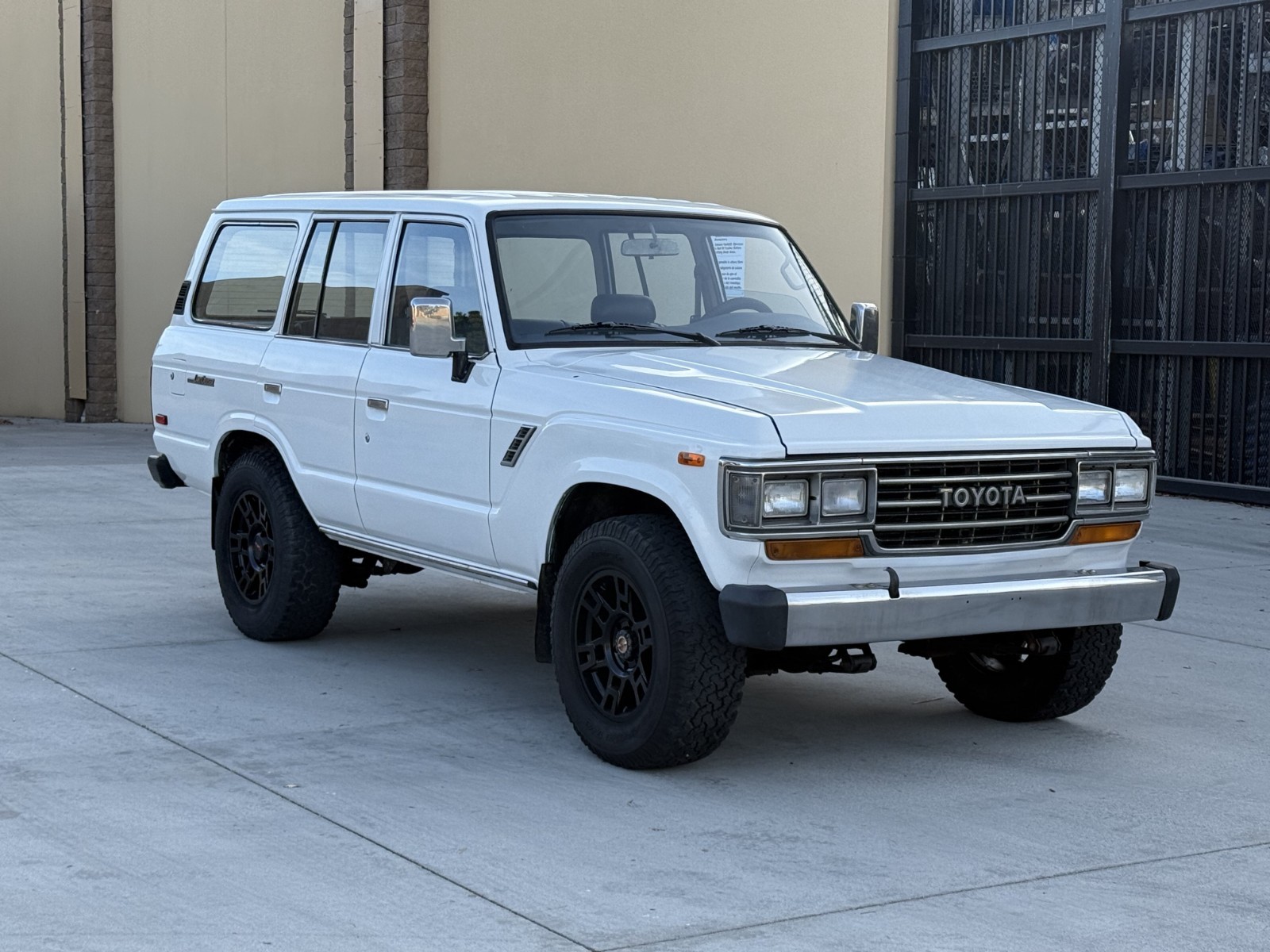 Toyota-Land-Cruiser-1988-SUV-4