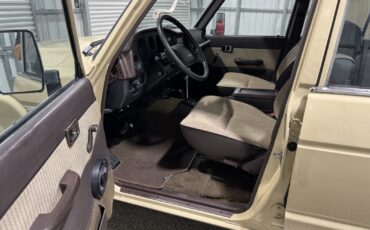 Toyota-Land-Cruiser-1988-SUV-9