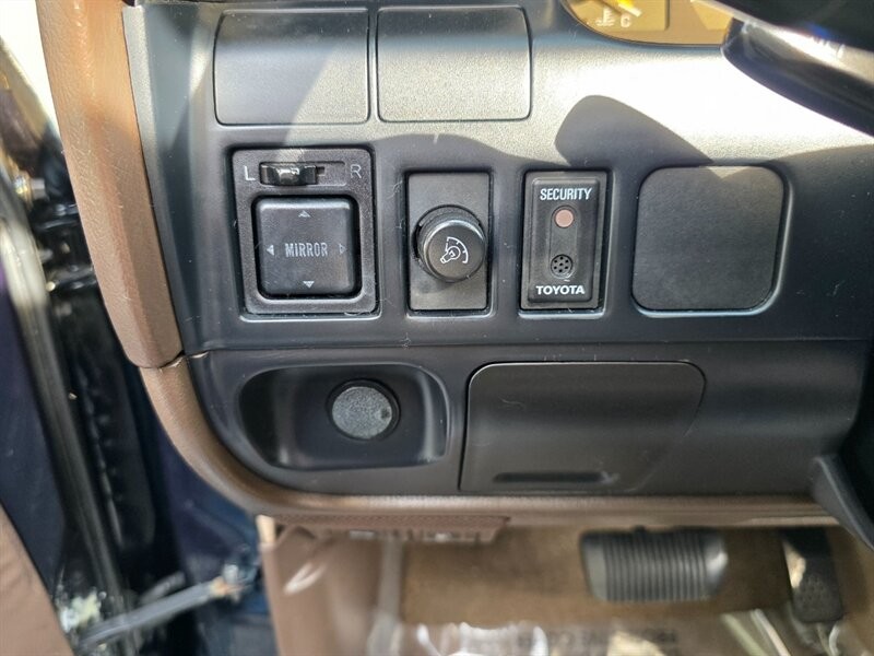 Toyota-Land-Cruiser-1994-38