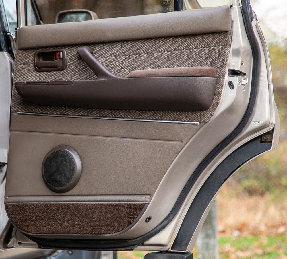 Toyota-Land-Cruiser-1994-SUV-13