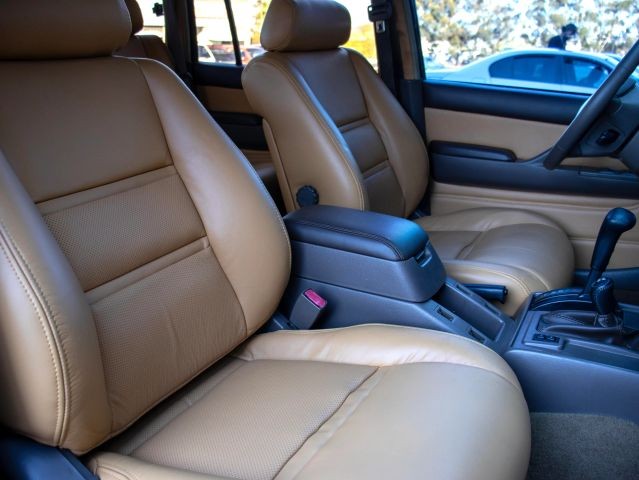 Toyota-Land-Cruiser-1996-SUV-11