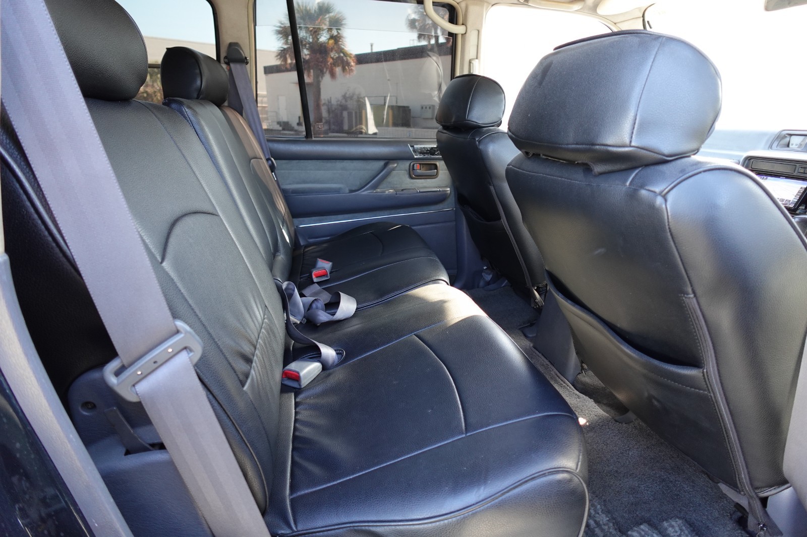 Toyota-Land-Cruiser-1996-SUV-16