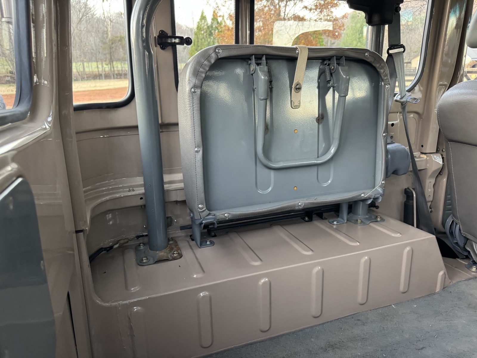 Toyota-Land-Cruiser-40-1980-11