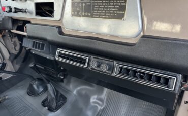 Toyota-Land-Cruiser-40-1980-14