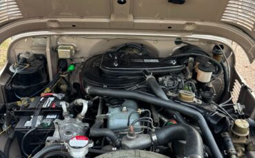 Toyota-Land-Cruiser-40-1980-19