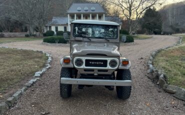 Toyota-Land-Cruiser-40-1980-2