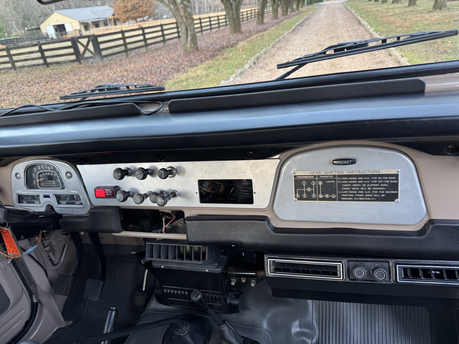 Toyota-Land-Cruiser-40-1980-22