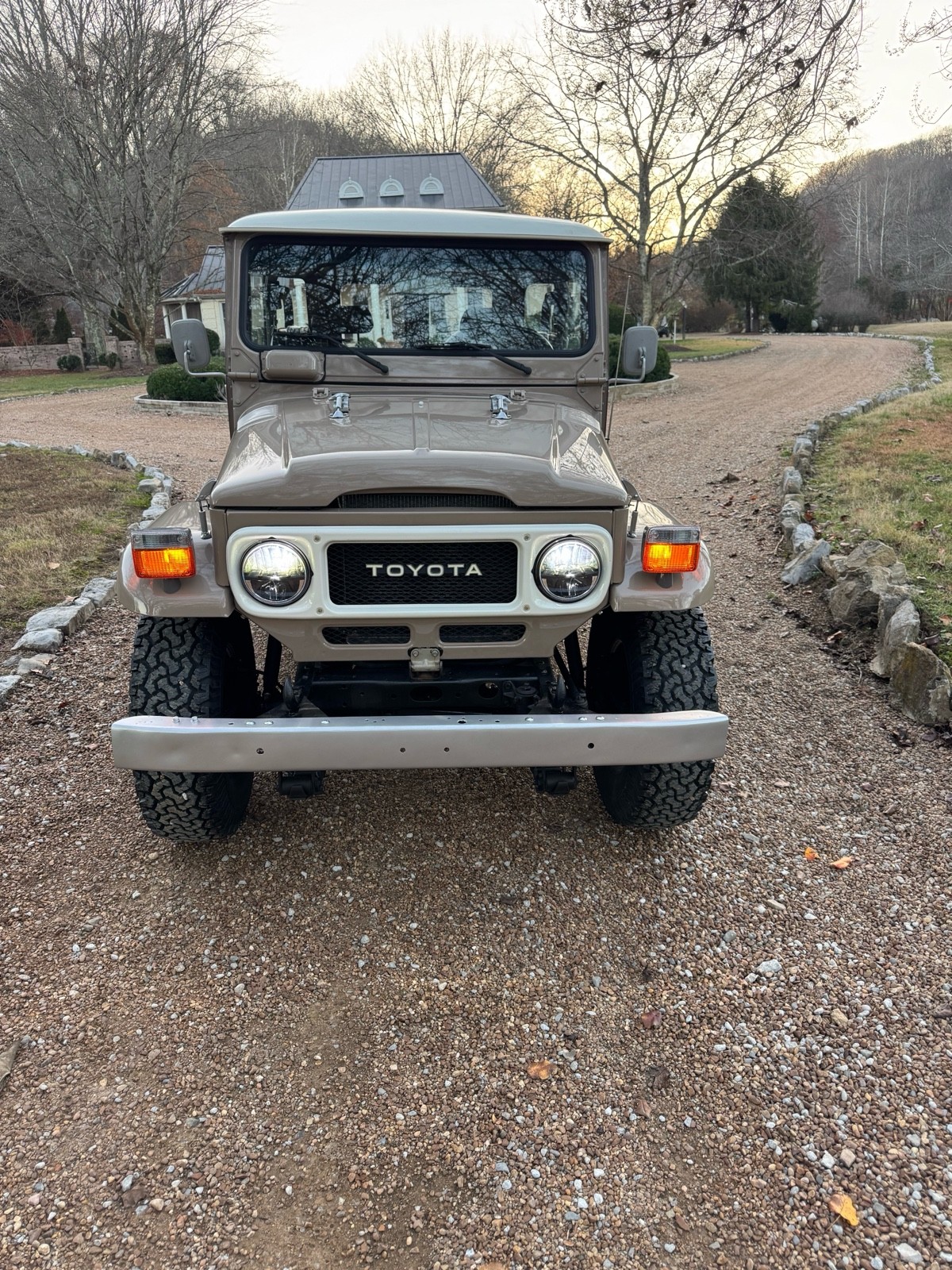 Toyota-Land-Cruiser-40-1980-4