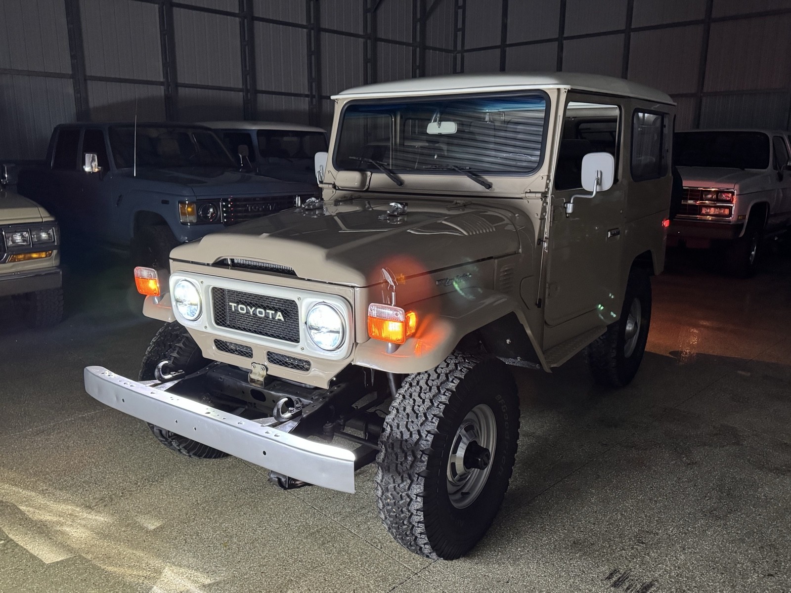 Toyota-Land-Cruiser-40-1980-6