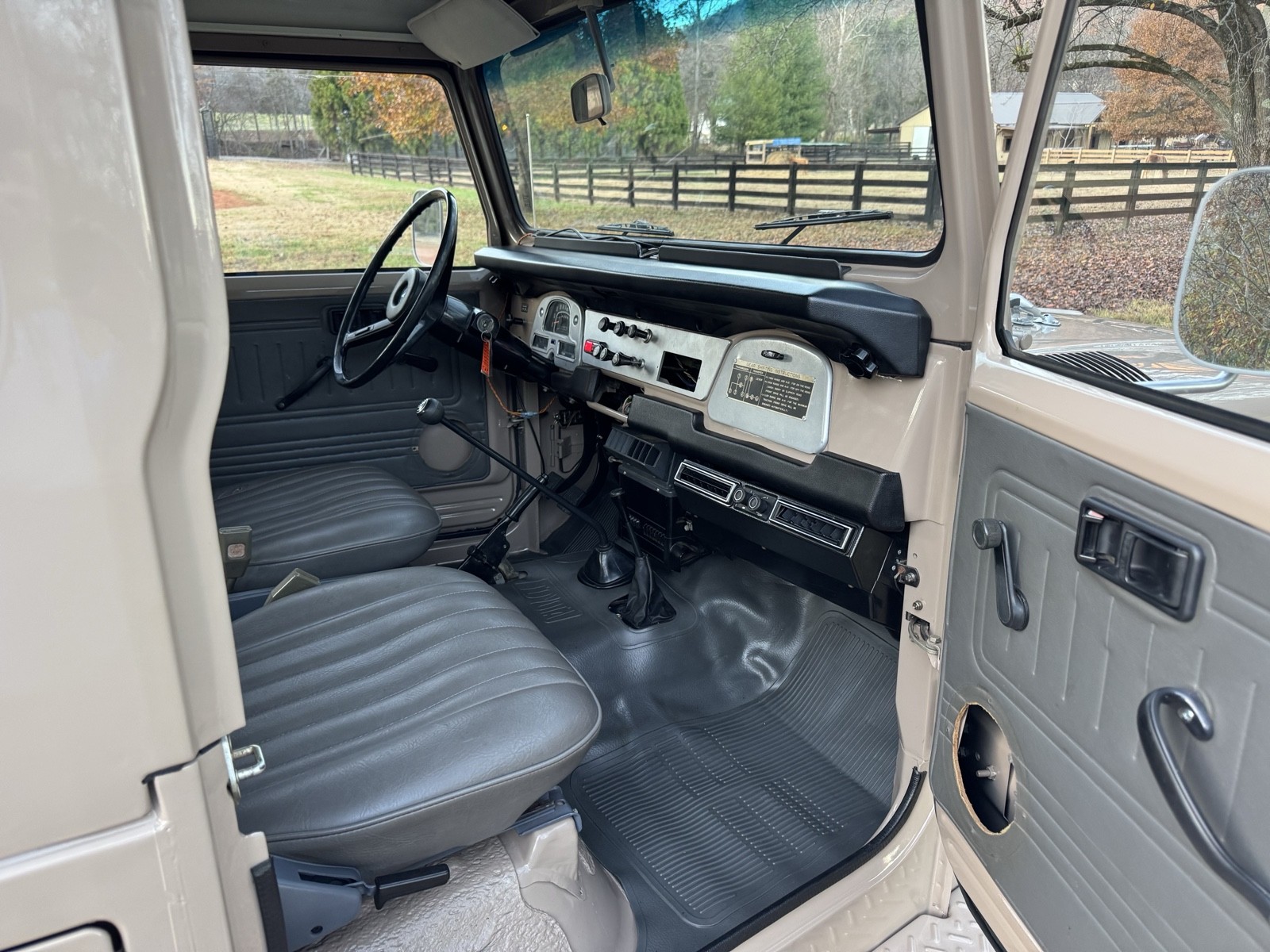 Toyota-Land-Cruiser-40-1980-7