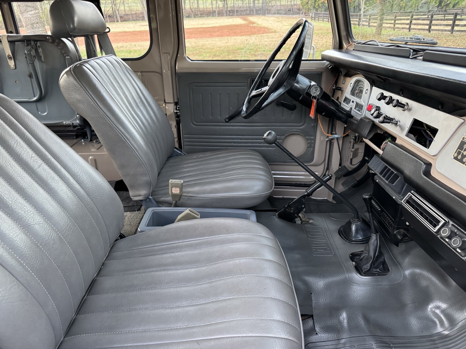 Toyota-Land-Cruiser-40-1980-8