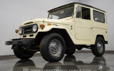 Toyota-Land-cruiser-1970-White-Black-1