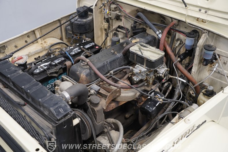 Toyota-Land-cruiser-1970-White-Black-10