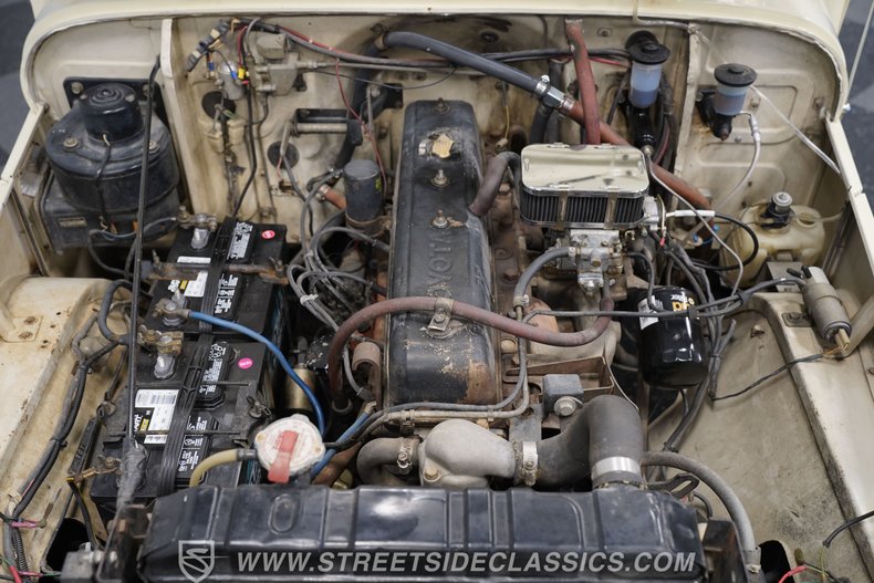 Toyota-Land-cruiser-1970-White-Black-11