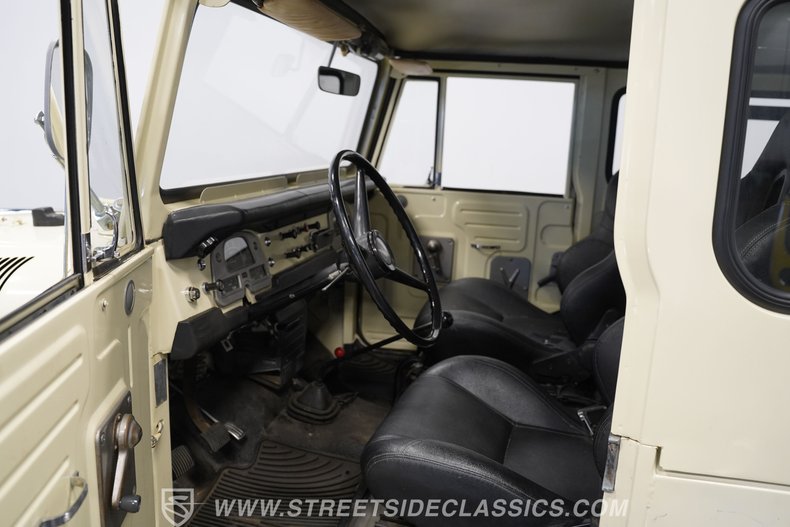 Toyota-Land-cruiser-1970-White-Black-17