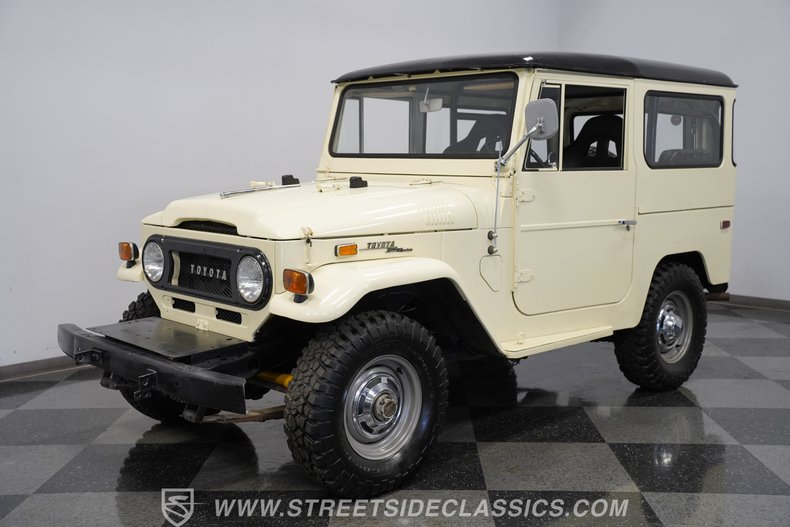 Toyota-Land-cruiser-1970-White-Black-18