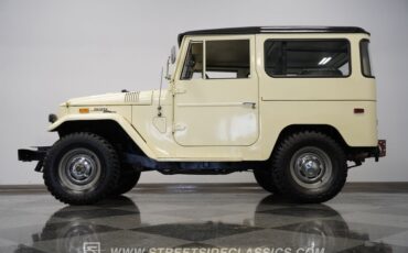 Toyota-Land-cruiser-1970-White-Black-20