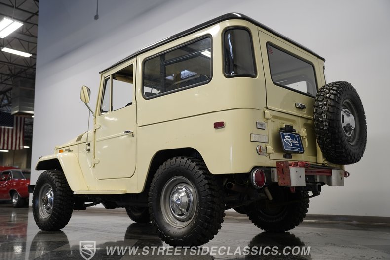 Toyota-Land-cruiser-1970-White-Black-21