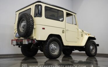 Toyota-Land-cruiser-1970-White-Black-22