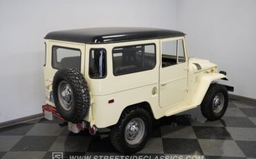 Toyota-Land-cruiser-1970-White-Black-24