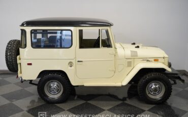 Toyota-Land-cruiser-1970-White-Black-25