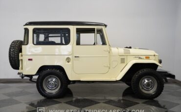 Toyota-Land-cruiser-1970-White-Black-26