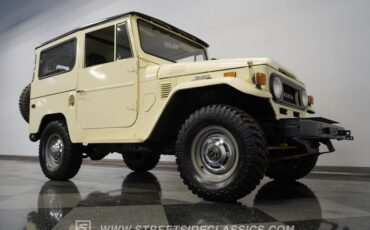 Toyota-Land-cruiser-1970-White-Black-28