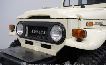 Toyota-Land-cruiser-1970-White-Black-29