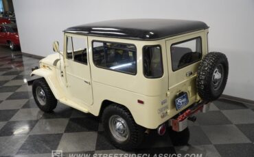 Toyota-Land-cruiser-1970-White-Black-3