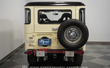 Toyota-Land-cruiser-1970-White-Black-30