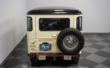 Toyota-Land-cruiser-1970-White-Black-31