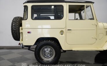 Toyota-Land-cruiser-1970-White-Black-33