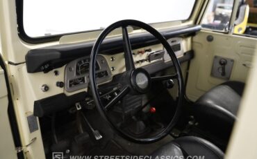 Toyota-Land-cruiser-1970-White-Black-37