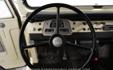 Toyota-Land-cruiser-1970-White-Black-38