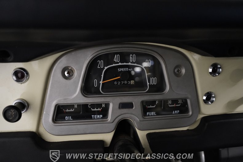 Toyota-Land-cruiser-1970-White-Black-39