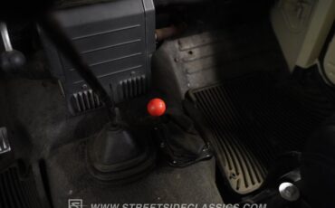 Toyota-Land-cruiser-1970-White-Black-40