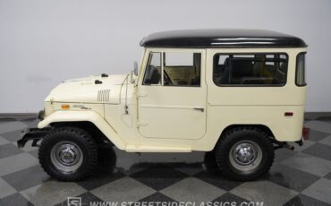 Toyota-Land-cruiser-1970-White-Black-46