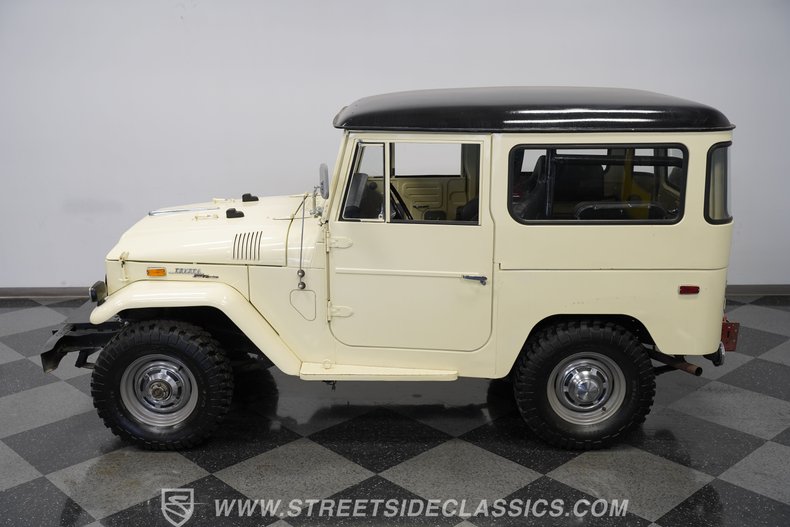 Toyota-Land-cruiser-1970-White-Black-46