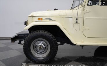 Toyota-Land-cruiser-1970-White-Black-48