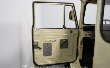 Toyota-Land-cruiser-1970-White-Black-49