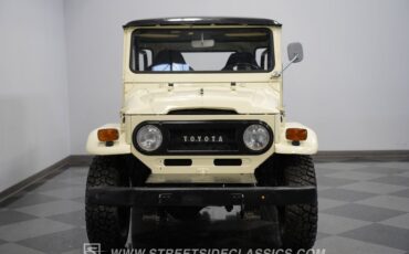 Toyota-Land-cruiser-1970-White-Black-6