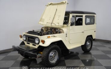 Toyota-Land-cruiser-1970-White-Black-9