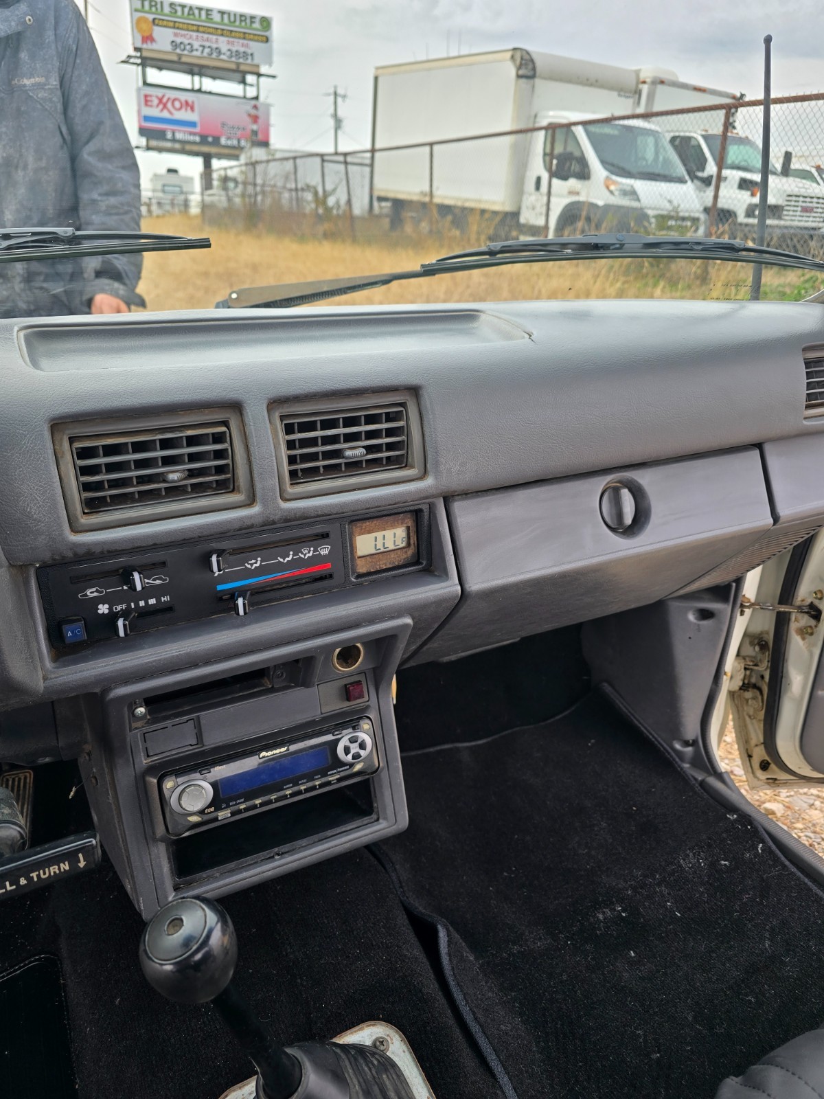 Toyota-Pickup-1987-Standard-Cab-Pickup-11
