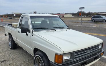 Toyota-Pickup-1987-Standard-Cab-Pickup-2