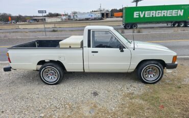 Toyota-Pickup-1987-Standard-Cab-Pickup-3