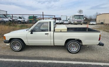 Toyota-Pickup-1987-Standard-Cab-Pickup-7