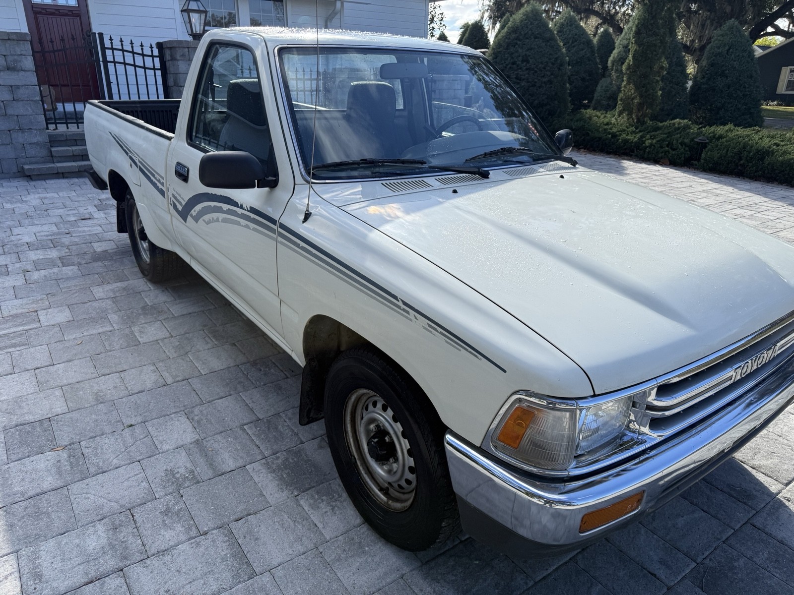 Toyota-Pickup-1989-Pickup-2