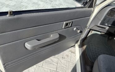 Toyota-Pickup-1989-Pickup-21