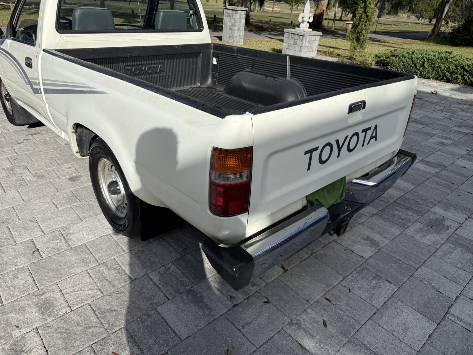 Toyota-Pickup-1989-Pickup-3