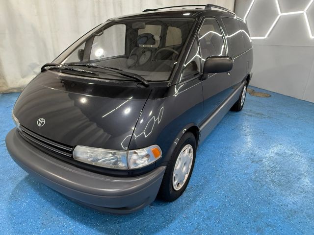 Toyota-Previa-1995-Mini-Passenger-Van-3